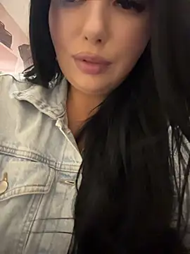 Tisha_Busty live sex cam
