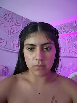 MishRaven live cam on StripChat