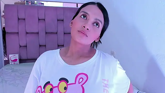 trissha_xk1 (F young) - Plug In Ass 😏