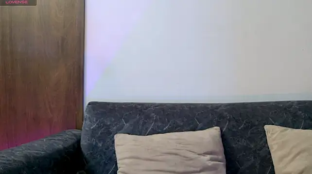 aramjones live cam on StripChat
