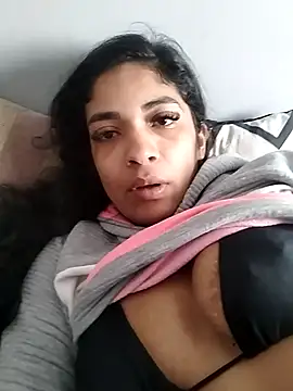 Juli0609 live cam on StripChat