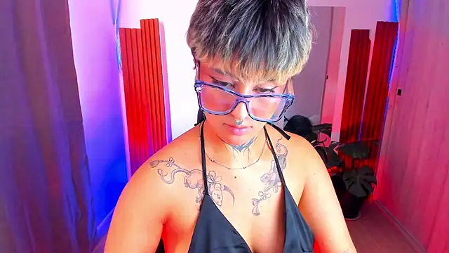 Rebeka-baker live cam on StripChat