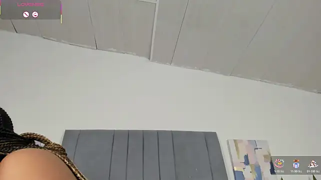 sophia_ebony (F young) - Play with my lush in clit