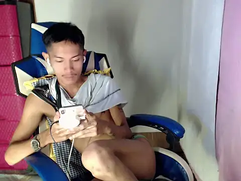 riks_tyler (Ask my age) - tip me as your birthday gift  cum