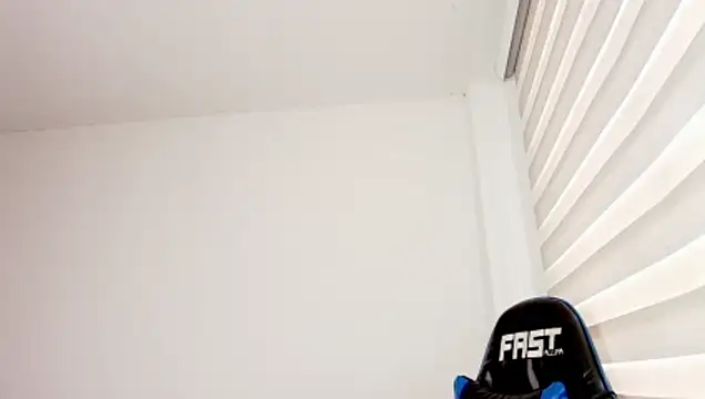 sophiax-x (F young) - stripping and dancing naked, squirting