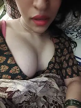 lavanya_sexyy (F milf) - Peticot with bra