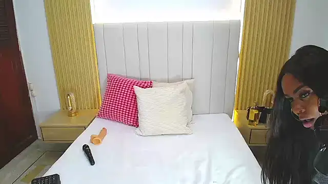 WildScarlet webcam