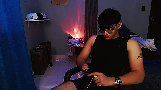 Mr_yisuzz webcam