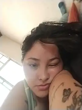 ivannavega69 live cam on StripChat