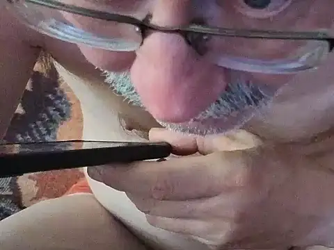 cumloverboyxx69