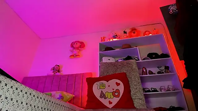 hot_Dariana_pantyhose live cam on StripChat