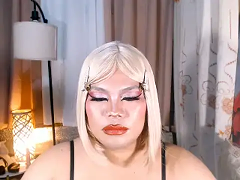 TSbrianaHugeCock live cam on StripChat