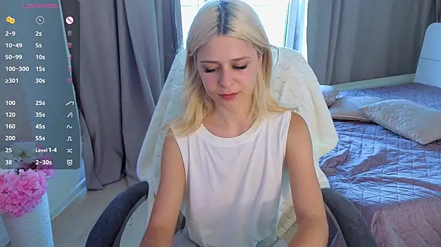 ApheliaStar live cam on StripChat