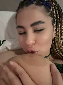 DaianaKimberly live cam on StripChat
