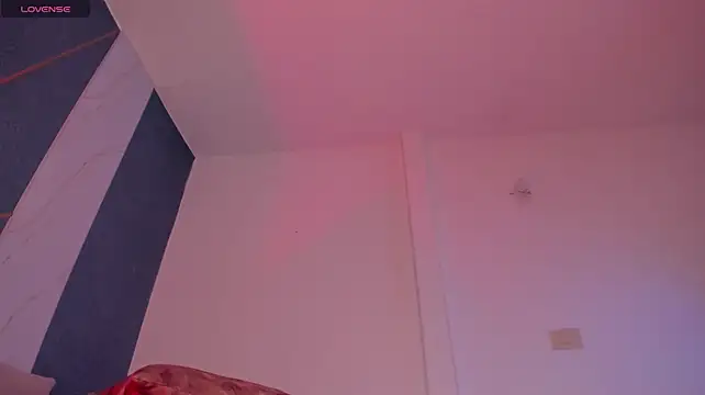 swt_kahia live cam on StripChat
