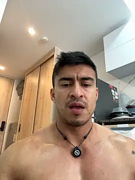 chris_clarck (M young) - Oil on my body🥵🥵😈💦🔥