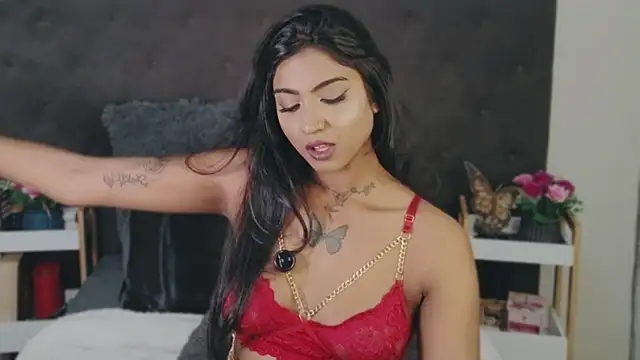Delilah_Blazee webcam
