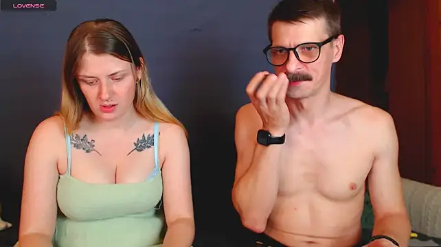 CozyCurves live webcam