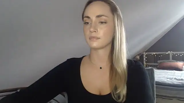 ScarlettSensitive live cam on StripChat