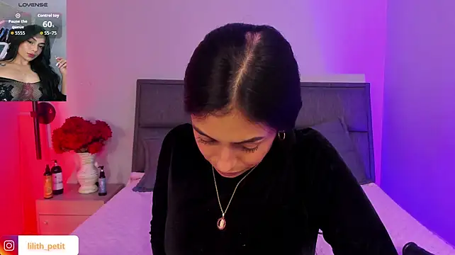 lilith_petit_ live cam on StripChat
