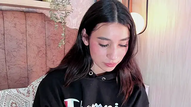 Nanami_ live webcam