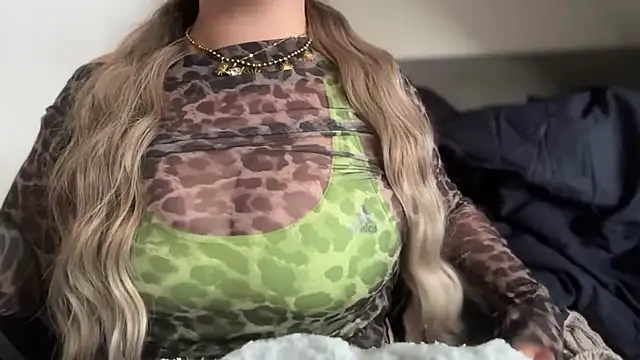 MoneyBunny420 webcam