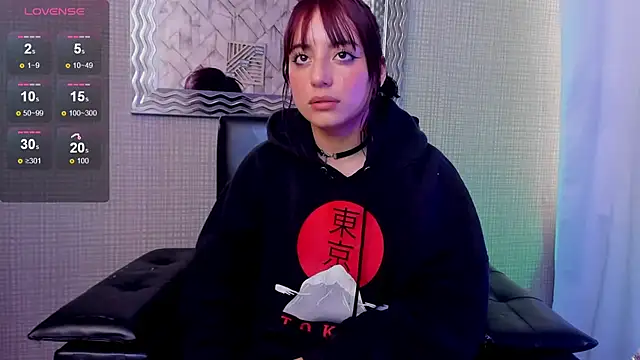 miahills__ live cam on StripChat