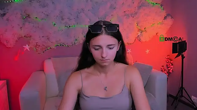 caroline_honeyy webcam