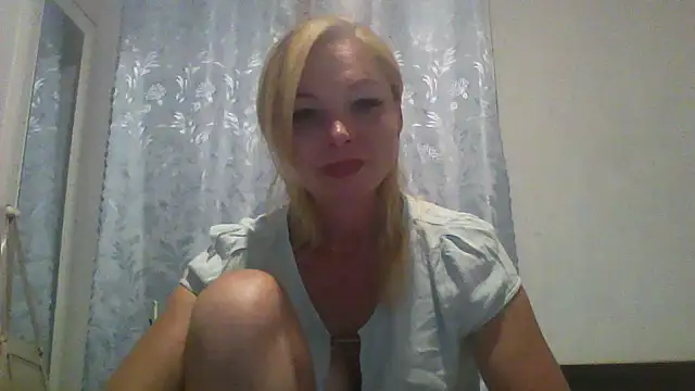 Lola_115 webcam