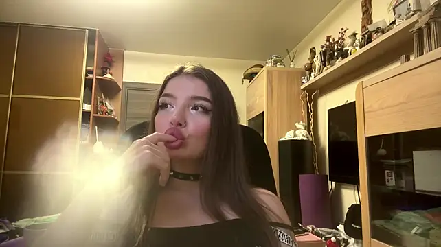 Babyfacelia live sex cam