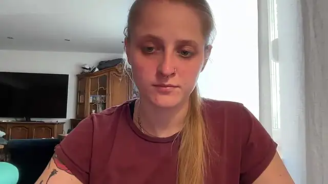 LeaWetGirl webcam