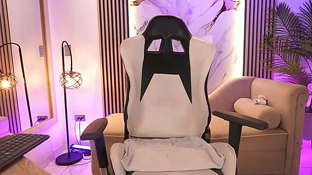 KataJenner webcam