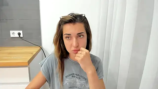 summmmersky1 live sex cam