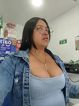 Mia_Risky-1 webcam