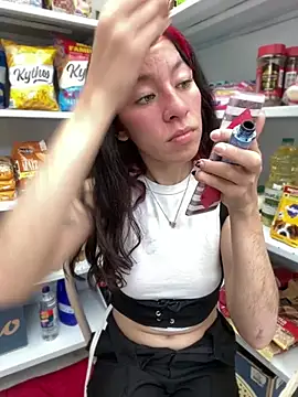 NohaBrooks_Pink webcam