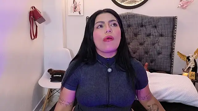 kyana_cream webcam