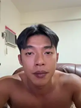 Yooo17 Live Webcam on Stripchat