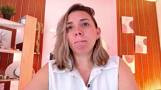 milfsecret69 webcam