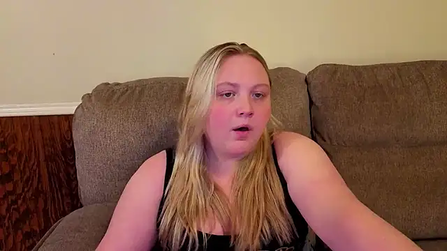 PhatAssBlond webcam