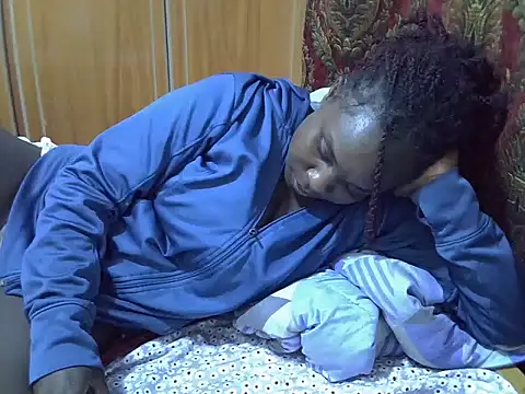 kaya_bear webcam