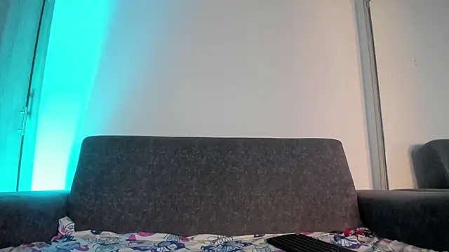 isa_kiss webcam