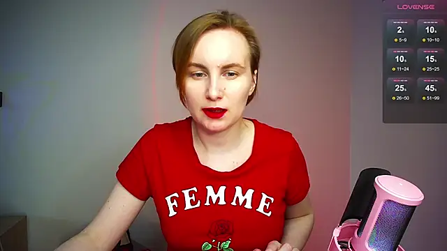 KinkyMissCherry webcam