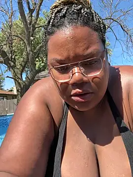 InterRacialFacial7296 live cam on StripChat
