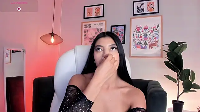 Tiffany_Low webcam
