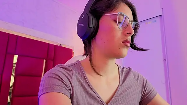 moon_winy live cam on StripChat