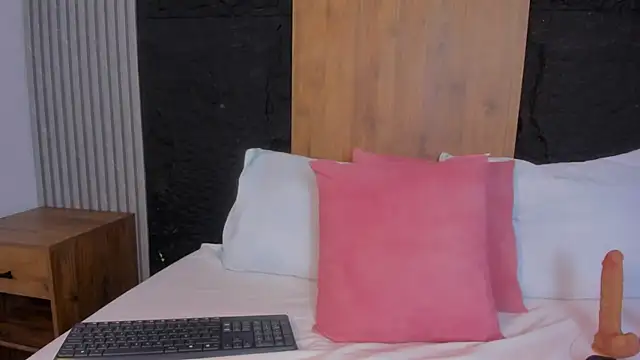 luna_blazze_ live cam on StripChat