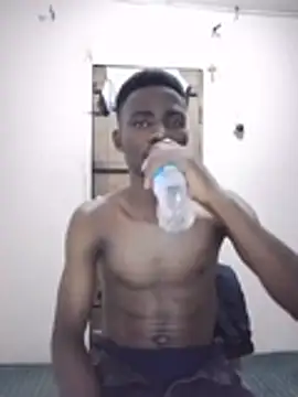 _ifitexchris96 (M young) - Oil ass 🥰😘