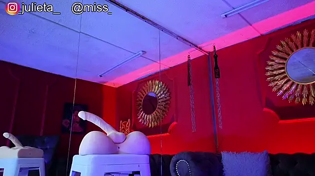 Julieta_Russell webcam