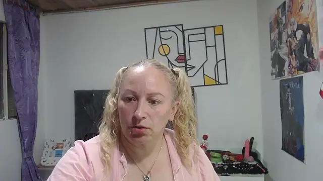 emperabigbootybigass webcam