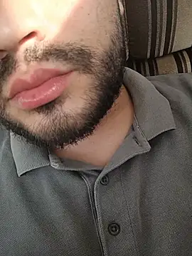 Rrrwfgds live cam on StripChat